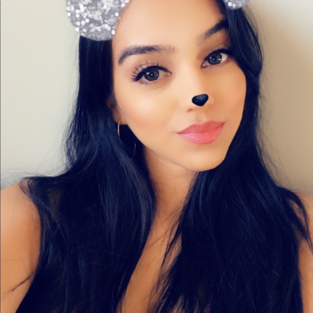 Meet your Posher, Crystal